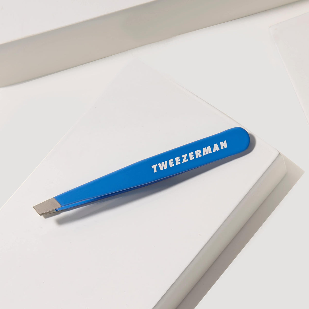 1248-GTR | Mini Slant Tweezer Bahama Blue