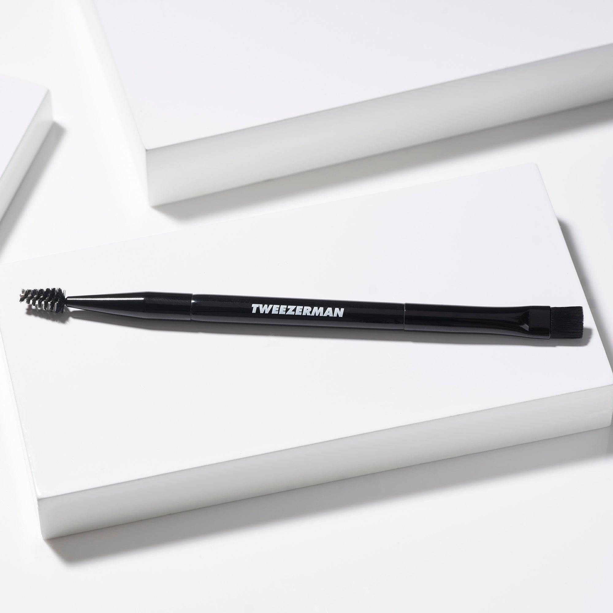 2201-R | Flat Brow Brush &amp; Spoolie