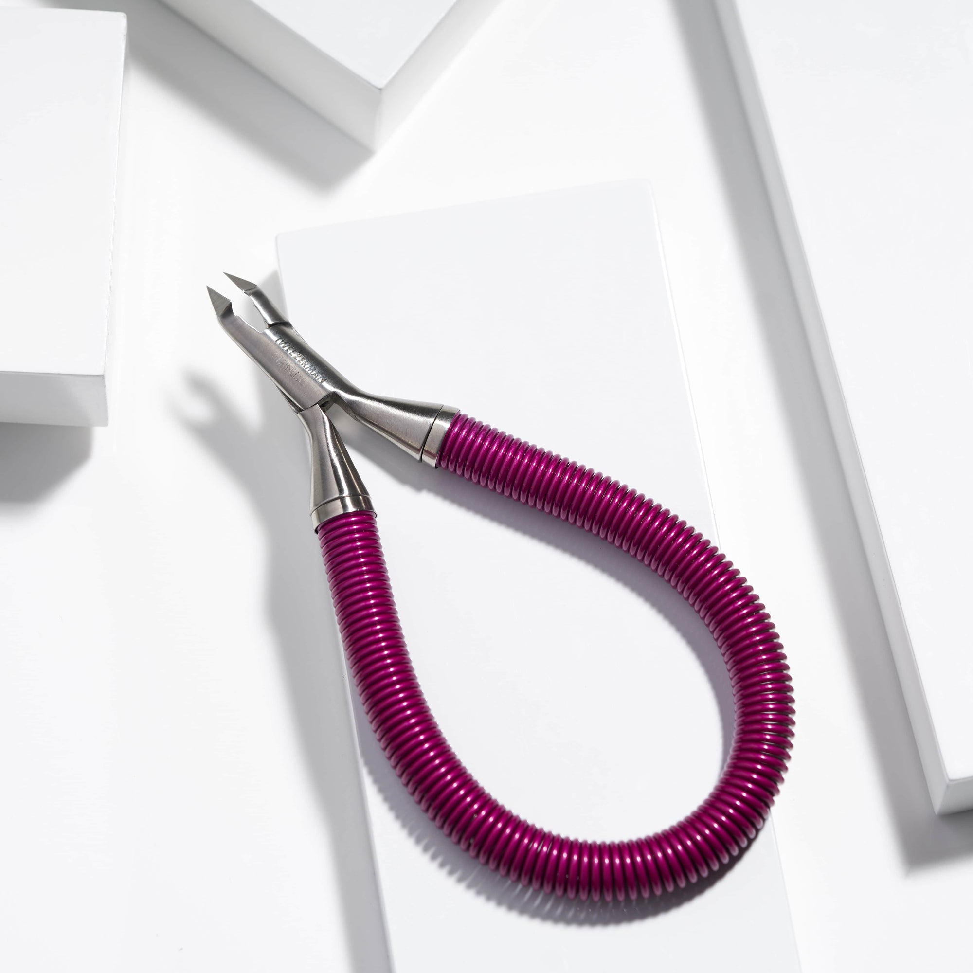 3198-R | Grip And Snip Spiral Spring Cuticle Nipper